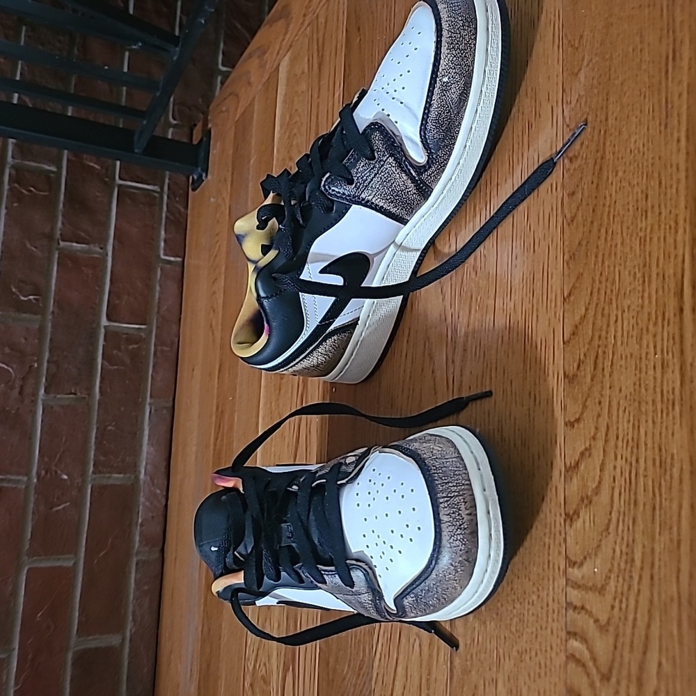 Nike Air Jordan retro youth sneakers